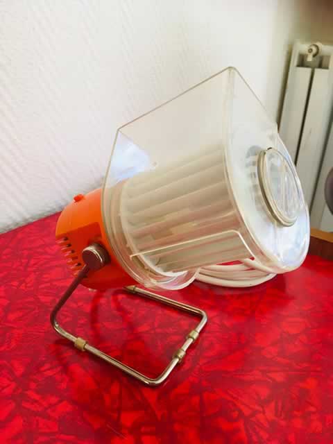 Ventilateur «Kalorik », petit ventilateur de table, type 5830 by AKA ventilator, sans pales, deux vitesses possibles, orange vintage, dim: 20.
