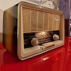 Radio TSF Graetz Komtess 611 VOLLSUPER, restaurée, année : 1958-1959.