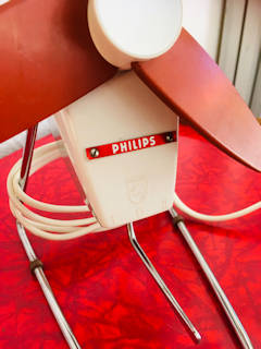 Ventilateur de table ou bureau Philips, modèle HZ 5100, pales plastique souple orange, orientable.